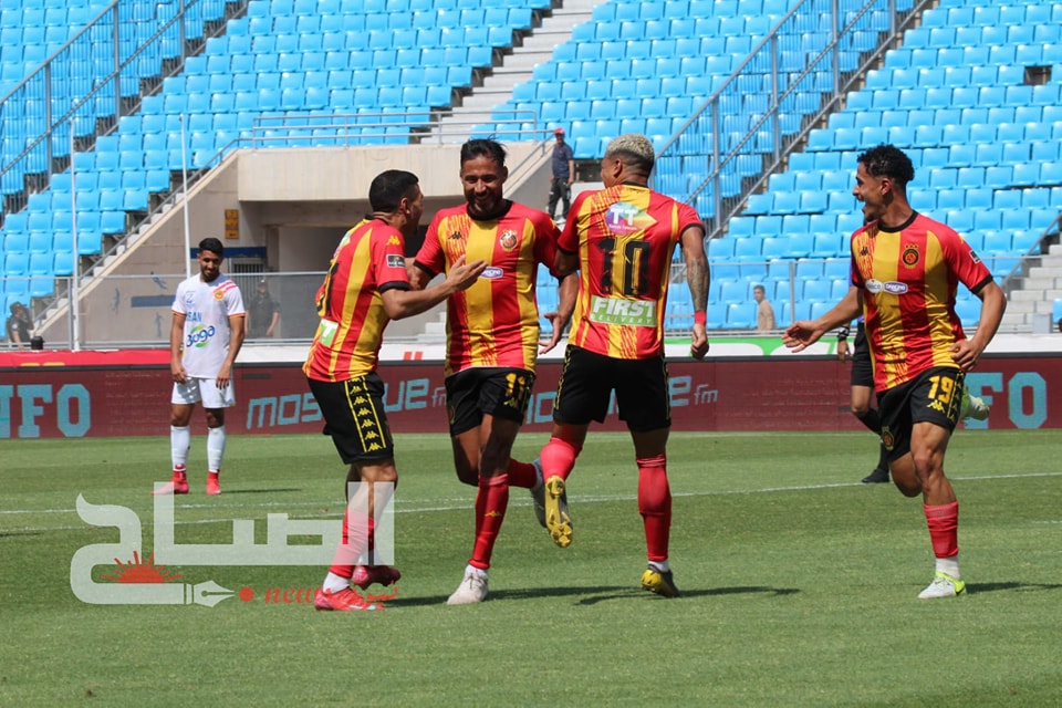 Espérance et Monastir en demi-finale